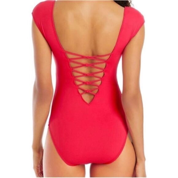 Bleu Rod Beattie Hole in One Cap Sleeve Lattice Mio in Carmine - Picture 2 of 6